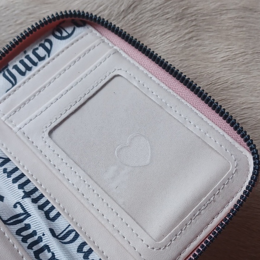 Juicy Couture  Wallet - Picture 5 of 16